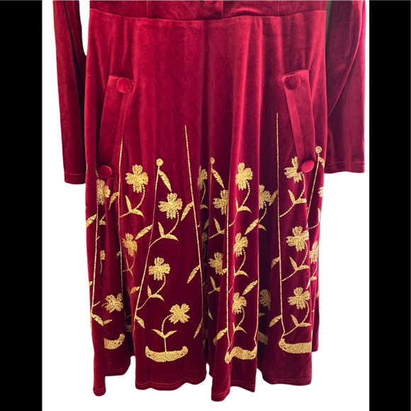 NWT Rich Red Tendency Velour Dress. Size M - Picture 6 of 11